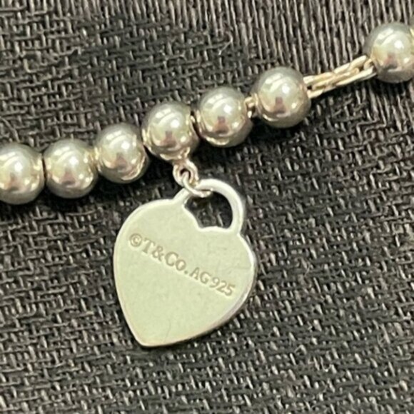 Pre-Owned Tiffany & Co. Bead Bracelet with Heart Pendant, Including Original Blu - Picture 3 of 5